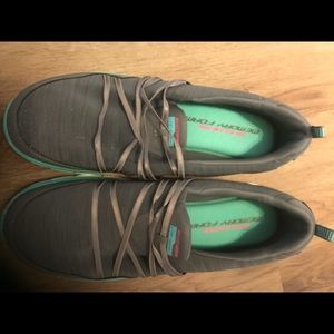 NWOT Skechers Sz. 10 memory foam slip-on sneaker